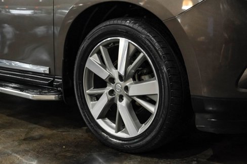 Used 2016 Nissan Pathfinder Platinum w/ Family Entertainment Package image 52