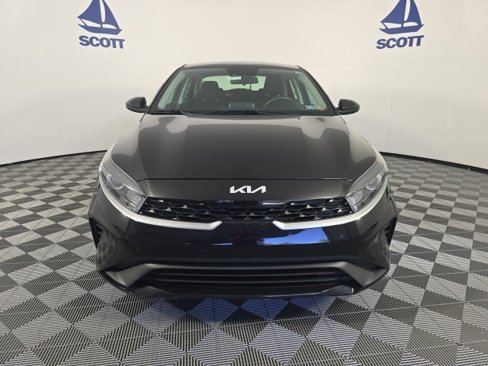 Used 2023 Kia Forte LXS image 2