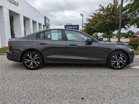 Certified 2024 Volvo S60 B5 Plus image 3