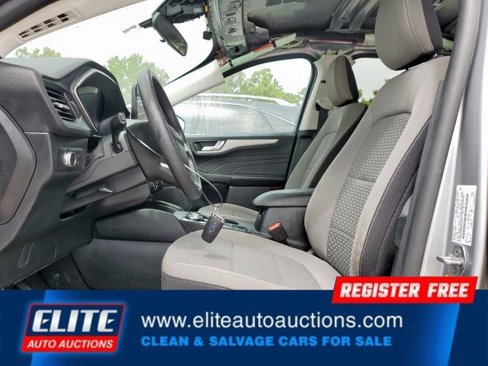 Used 2021 Ford Escape SE image 14
