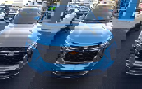 New 2025 Chevrolet Trax LT w/ Driver Confidence Package image 2