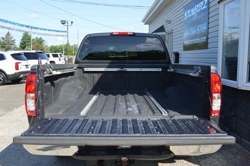 Used 2010 Nissan Frontier SE image 10