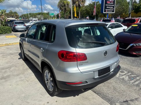 Used 2018 Volkswagen Tiguan Limited w/ Alloy Wheels Package image 11