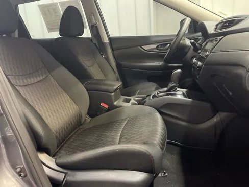 Used 2020 Nissan Rogue S image 14
