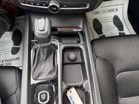 Used 2021 Volvo S60 T5 Momentum w/ Premium Package image 14