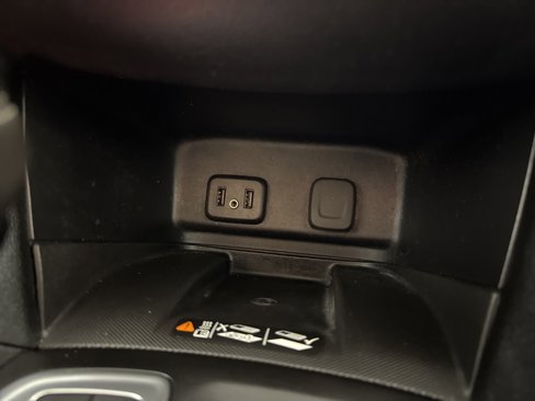 Used 2018 Chevrolet Equinox Premier image 21