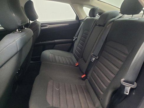 Used 2019 Ford Fusion SE image 18