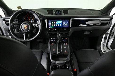 Used 2024 Porsche Macan Turbo image 20