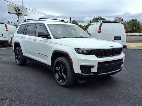 Used 2022 Jeep Grand Cherokee L Laredo image 2