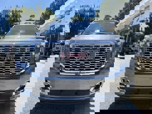 Used 2020 GMC Yukon Denali w/ Denali Ultimate Package image 3