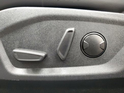 Used 2024 Ford Edge SEL image 18