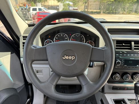 Used 2008 Jeep Liberty Sport image 18