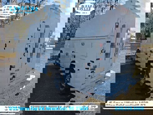 Used 2017 Chevrolet Express 3500 image 1
