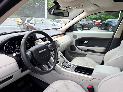 Used 2015 Land Rover Range Rover Evoque Prestige image 28