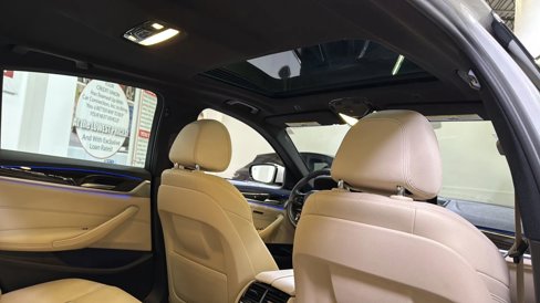 Used 2019 BMW 530e w/ Convenience Package image 25