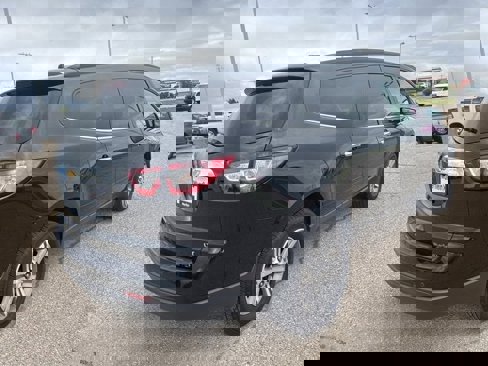 Used 2017 Chevrolet Traverse LT image 3