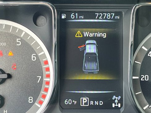 Used 2018 Nissan Titan S image 16