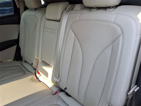 Used 2019 Lincoln Nautilus Reserve image 9