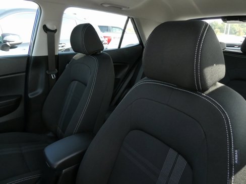 Used 2024 Hyundai Venue SEL image 27