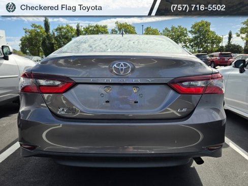 Used 2021 Toyota Camry LE image 5
