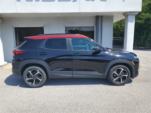 Used 2021 Chevrolet TrailBlazer RS w/ Technology Package image 7