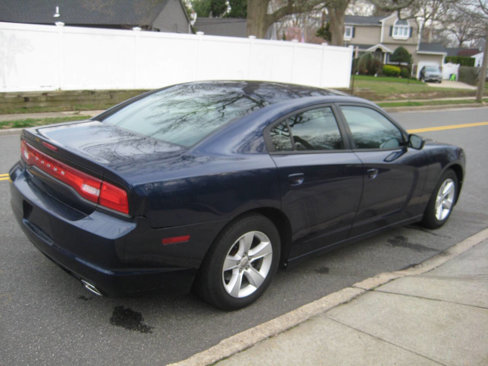 Used 2013 Dodge Charger SE w/ Connectivity Group image 5
