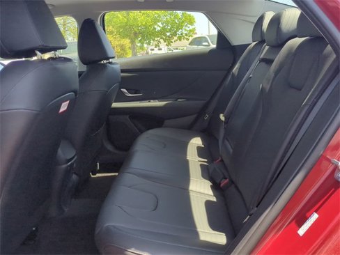 Used 2023 Hyundai Elantra Limited w/ Preferred Accessory Package image 12