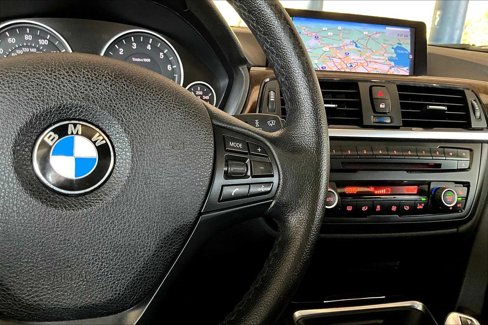 Used 2015 BMW 320i Sedan image 24