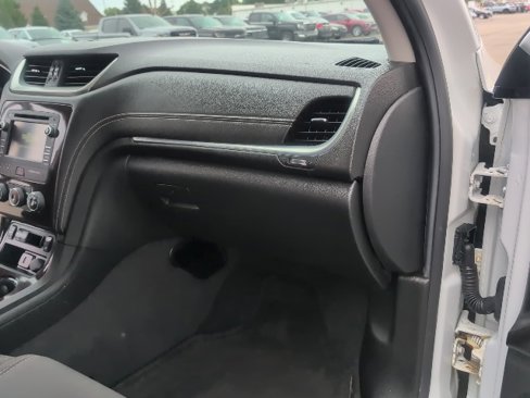 Used 2017 Chevrolet Traverse LT w/ Style and Technology Package image 38