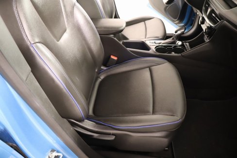 Used 2025 Buick Encore GX Sport Touring image 11