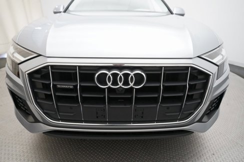 Used 2022 Audi Q8 Premium image 23