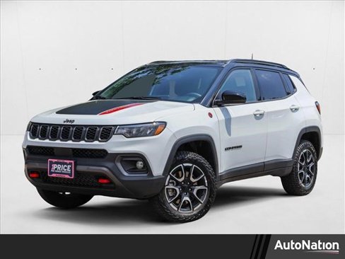 Used 2024 Jeep Compass Trailhawk image 1