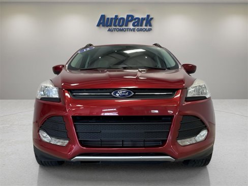 Used 2015 Ford Escape SE w/ Equipment Group 201A image 2