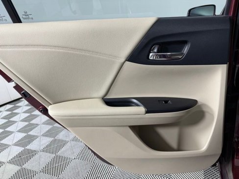 Used 2017 Honda Accord EX-L image 26