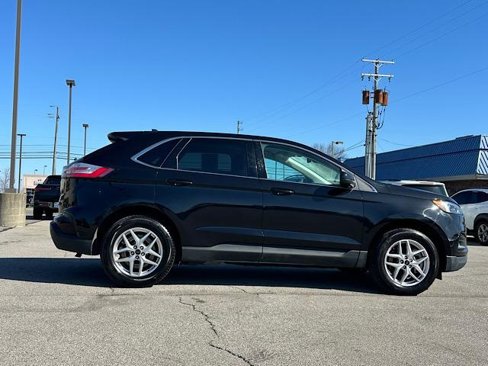 Used 2023 Ford Edge SEL image 9