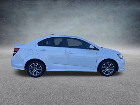 Used 2018 Chevrolet Sonic LT w/ Convenience Package image 5