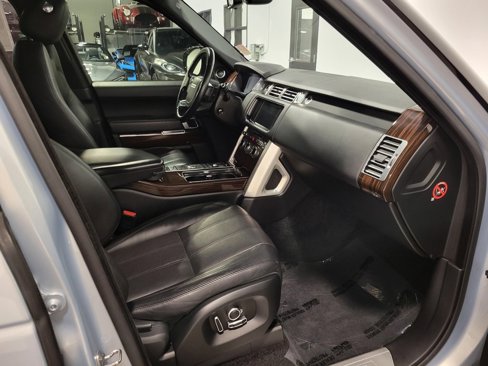 Used 2016 Land Rover Range Rover Supercharged image 25