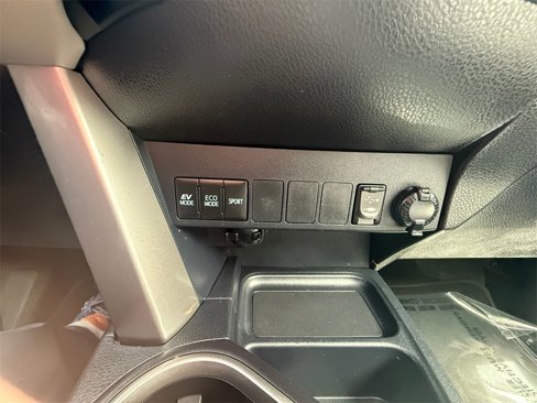 Used 2016 Toyota RAV4 XLE image 26
