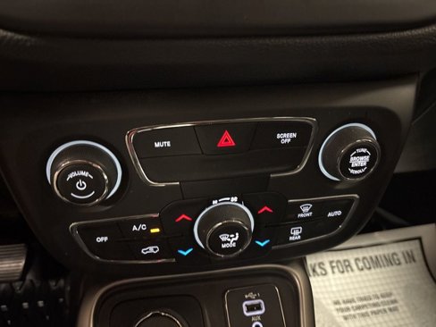 Used 2019 Jeep Compass Latitude w/ Cold Weather Group image 13
