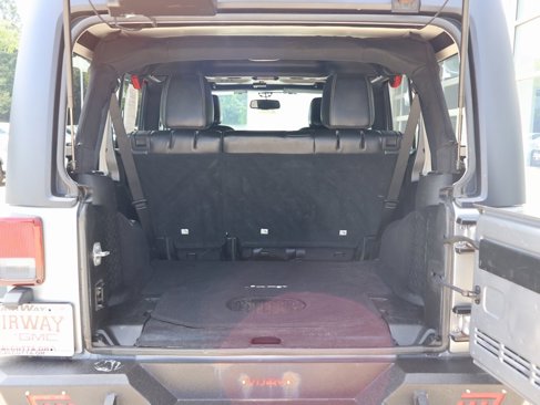 Used 2016 Jeep Wrangler Unlimited Rubicon image 25