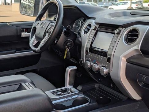Used 2017 Toyota Tundra SR5 w/ SR5 Upgrade Package image 38