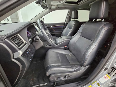 Used 2016 Toyota Highlander Limited image 14