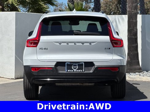 Certified 2025 Volvo XC40 B5 Plus image 4