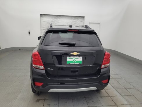 Used 2020 Chevrolet Trax LT w/ LT Convenience Package image 6