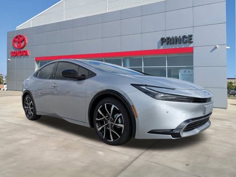 New 2025 Toyota Prius Plug-In Hybrid image 2