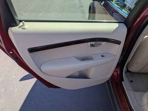 Used 2015 Volvo XC70 T6 Platinum w/ Protection Package image 32