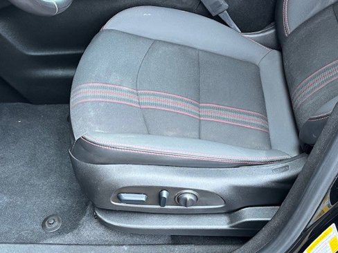 Used 2022 Chevrolet Equinox RS image 34