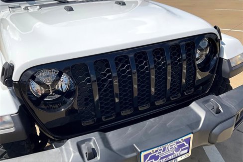 Used 2021 Jeep Gladiator Willys image 31