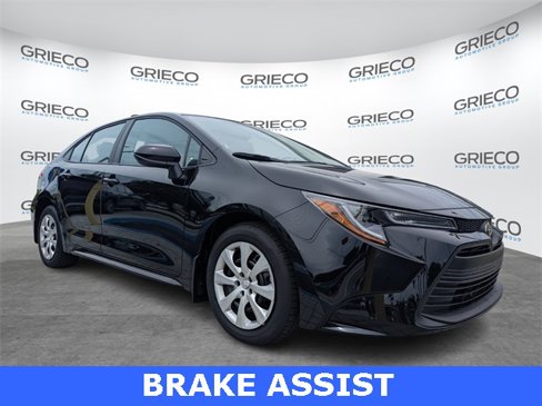 Used 2025 Toyota Corolla LE image 1