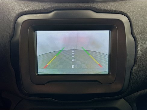 Used 2018 Jeep Renegade Latitude image 21